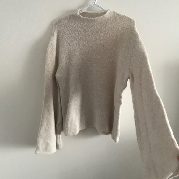 Cream turtle neck bell sleeve sweater - Picture 2 of 3